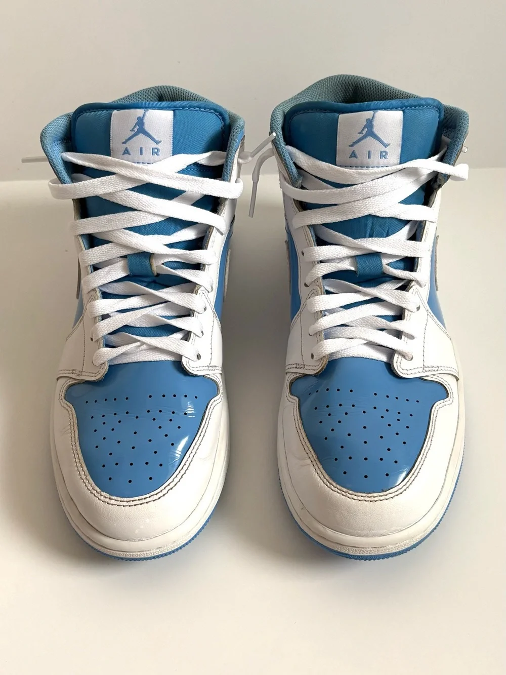 Jordan 1 Low-Top Sneakers in Legend Blue, size 9.5